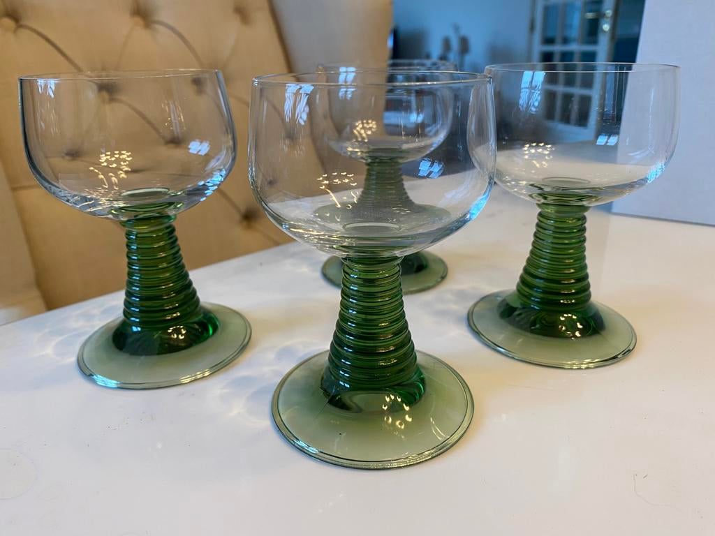 4 petits verres vintage, Enlèvement, Comme neuf