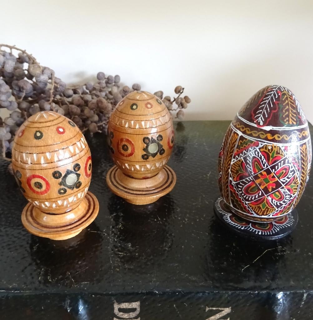 3 oeufs Pysanka Pisanki. Bois, artisanat traditionnel, Divers, Pâques, Comme neuf, Enlèvement ou Envoi