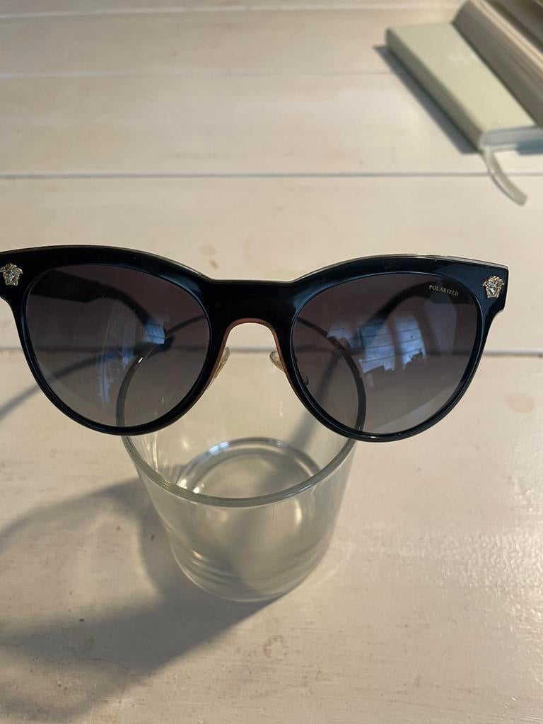 Zeldzame Versace polarished zonnebril zwart/goud, Ophalen, Zo goed als nieuw, Zonnebril