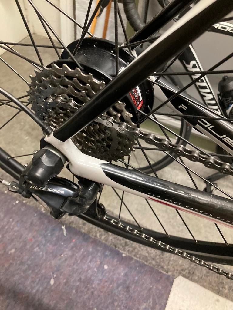 Elektrische koersfiets, Fietsen en Brommers, Ophalen, Zo goed als nieuw