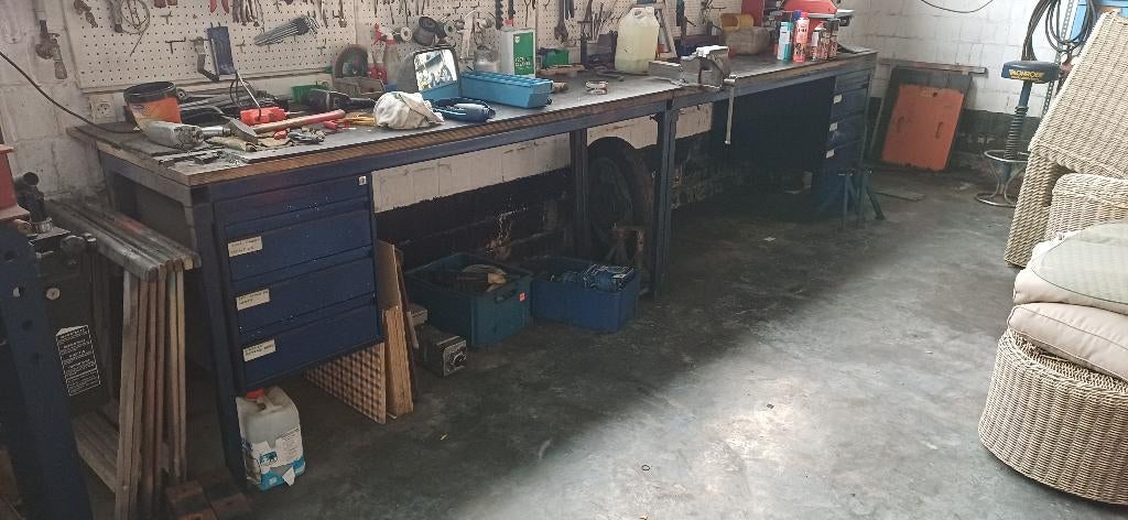 2 stevig metalen werkbanken, Doe-het-zelf en Bouw, Ophalen, Gebruikt