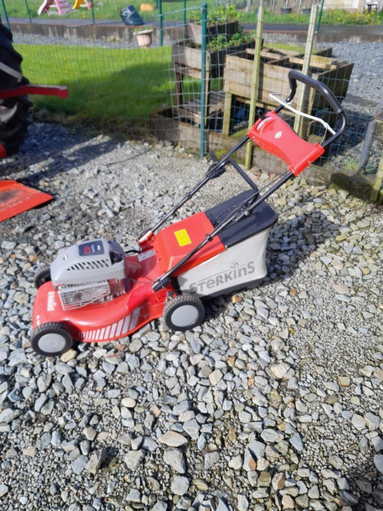 Tondeuse briggs et stratton, Tuin en Terras, Grasmaaiers, Gebruikt, Benzine-grasmaaier, 40 t/m 49 cm, Opvangbak, Ophalen