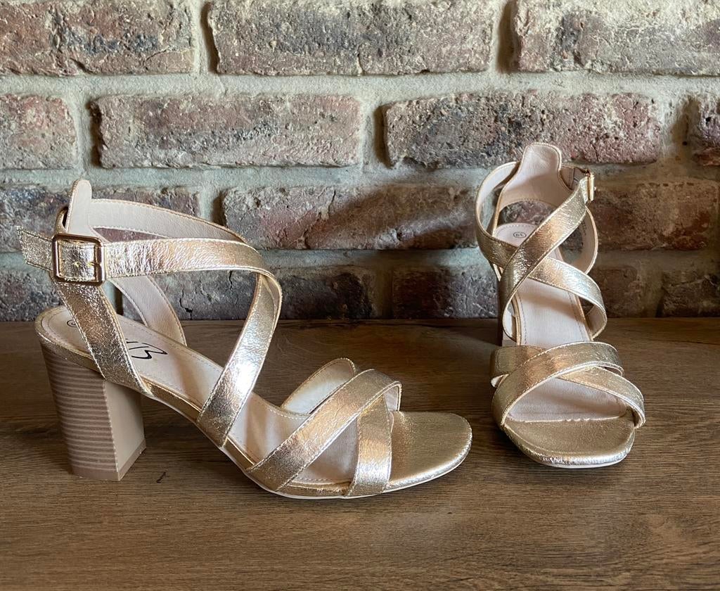 Sandales à talons dorées - 39 - 19€, Vêtements | Femmes, Enlèvement ou Envoi, Comme neuf, Chaussures à haut talons