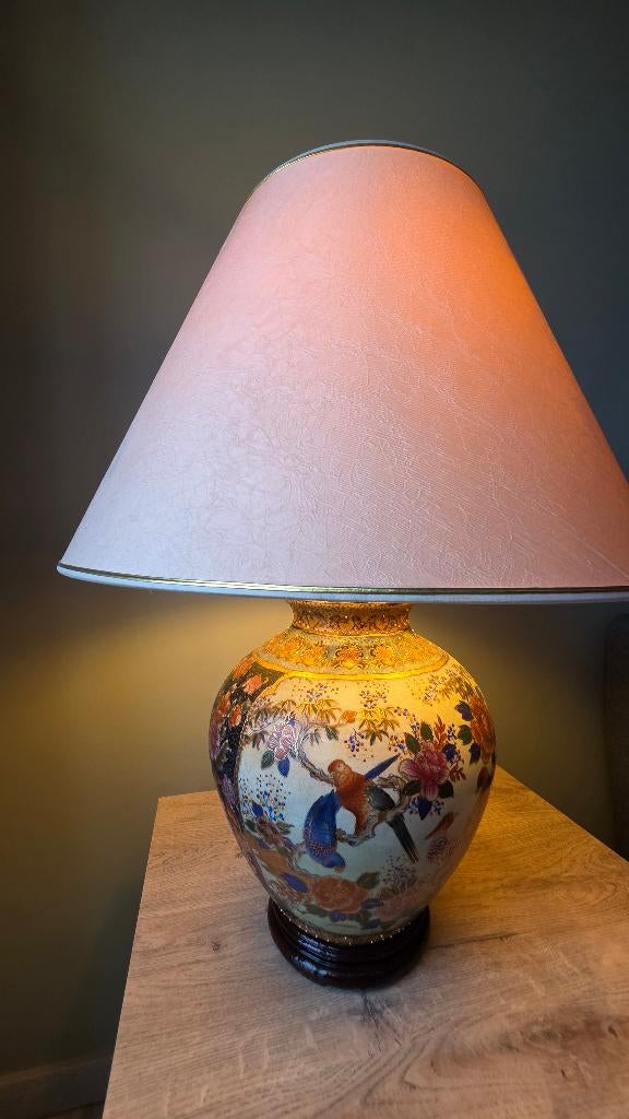 Lampe et vase chinois, Enlèvement