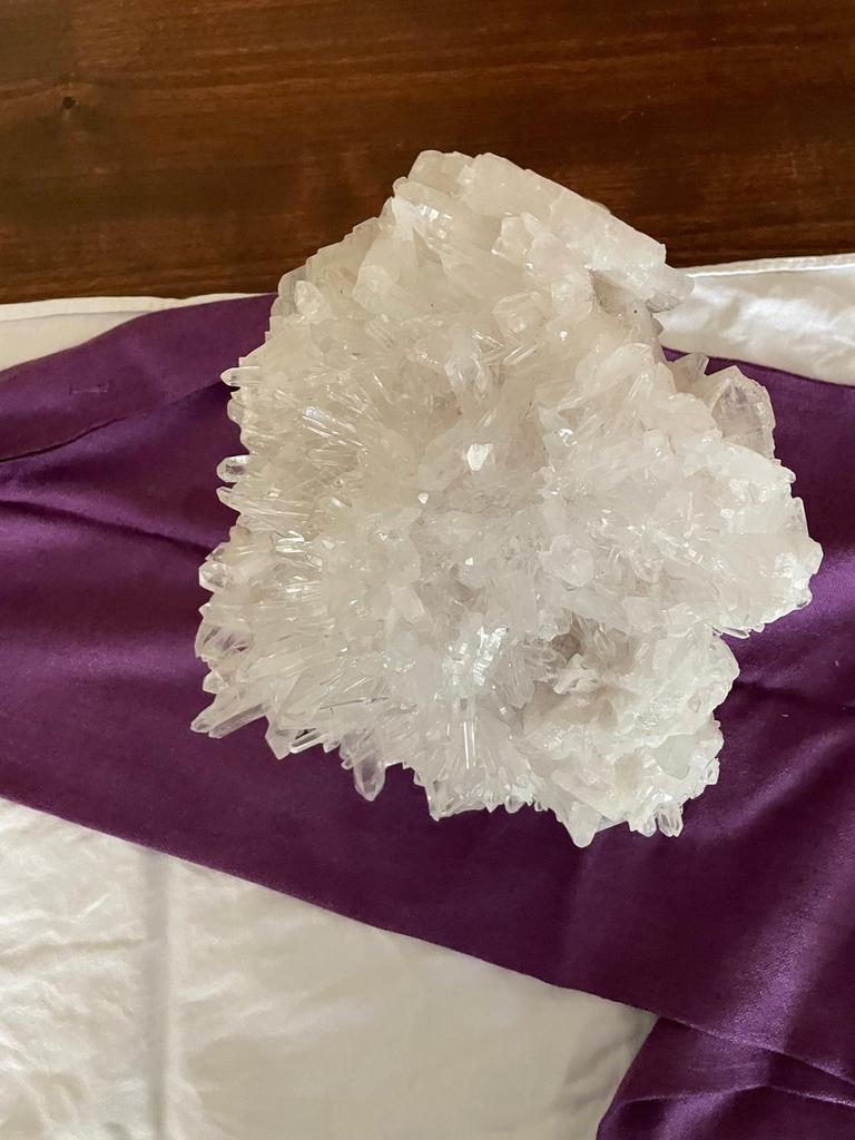 Grote cluster van bergkristal – 25 x 24 cm, Verzamelen, Mineralen en Fossielen, Ophalen of Verzenden, Mineraal