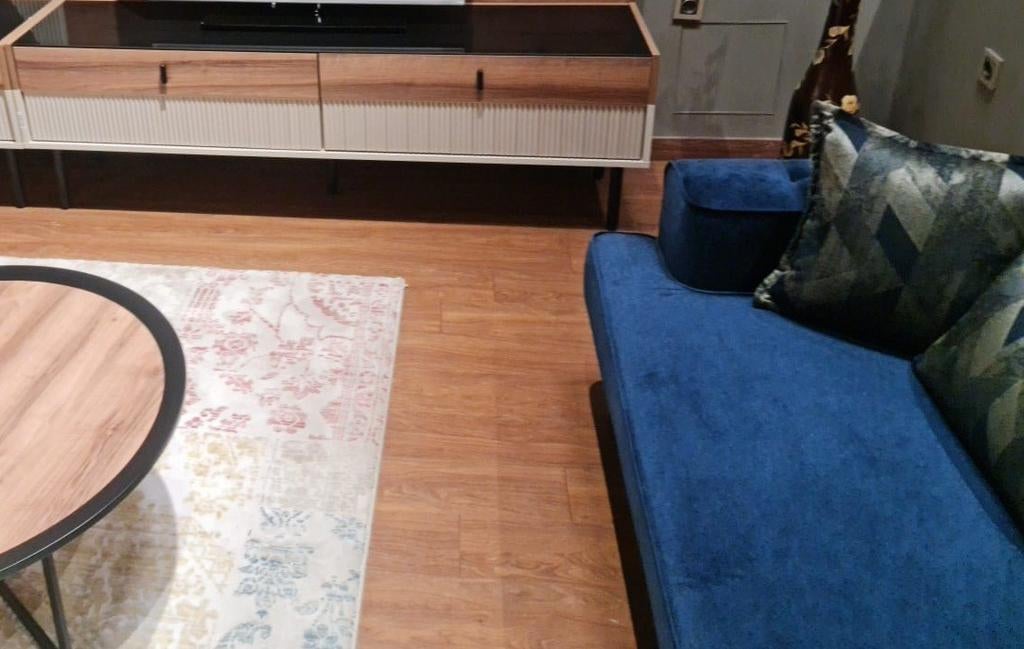 Tv kast met 2 laden, Ophalen of Verzenden, Zo goed als nieuw