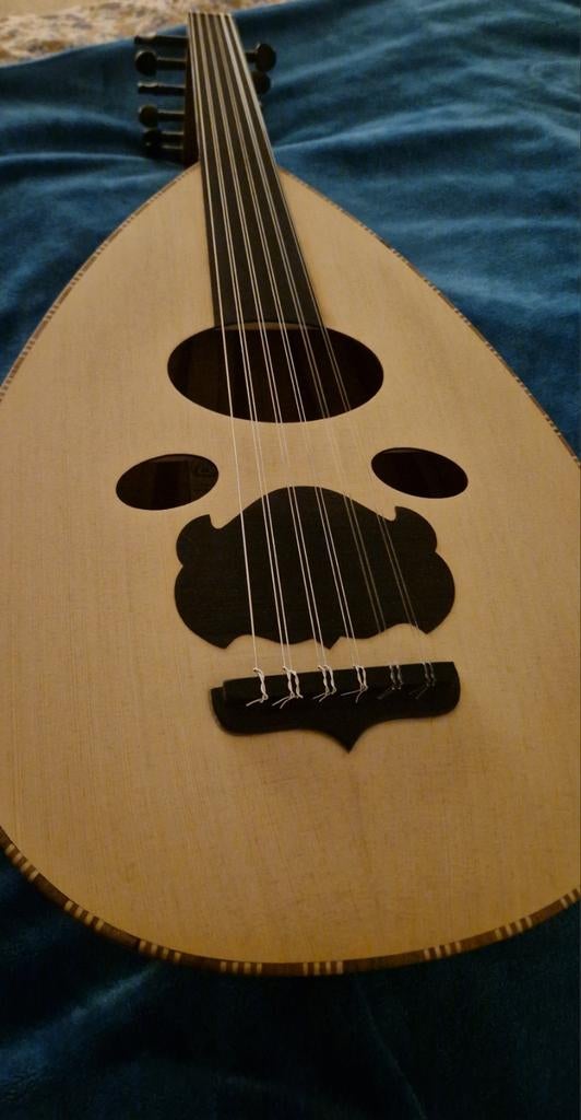 Oud acajou-hêtre, clefs ébène, ud,  عود, Musique & Instruments, Instruments à corde | Guitares | Acoustiques, Neuf, Enlèvement
