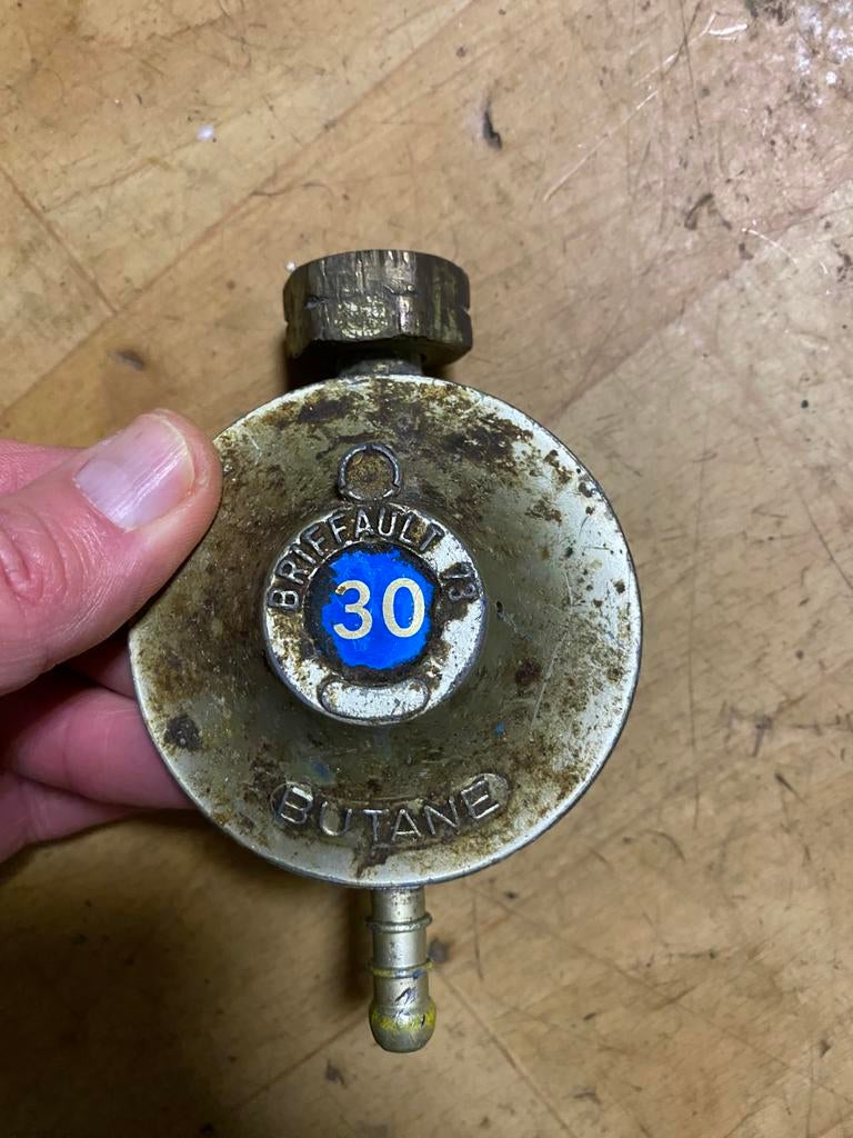 Détendeur au gaz 30 g/cm2 , prix : 5€, Utilisé