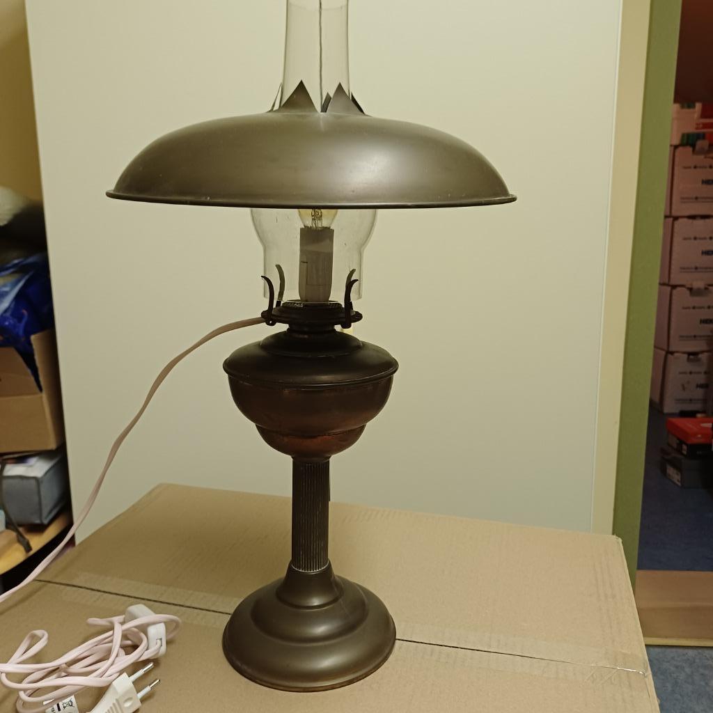 Lampe d'armoire en cuivre, Enlèvement