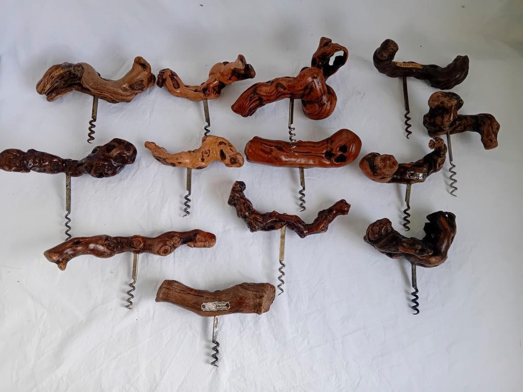 Oude kurkentrekker in wijnstok, Ophalen of Verzenden