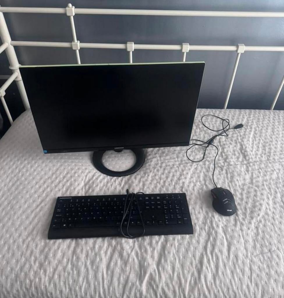 Moniteur Medion, souris Trust, clavier Medion, Enlèvement, Comme neuf