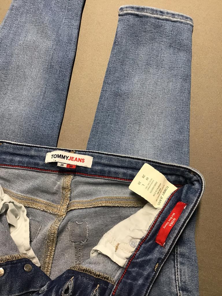 Jeans Tommy Hilfiger - nieuw zonder etiket - met knopen, Ophalen, Blauw, Overige jeansmaten, Nieuw