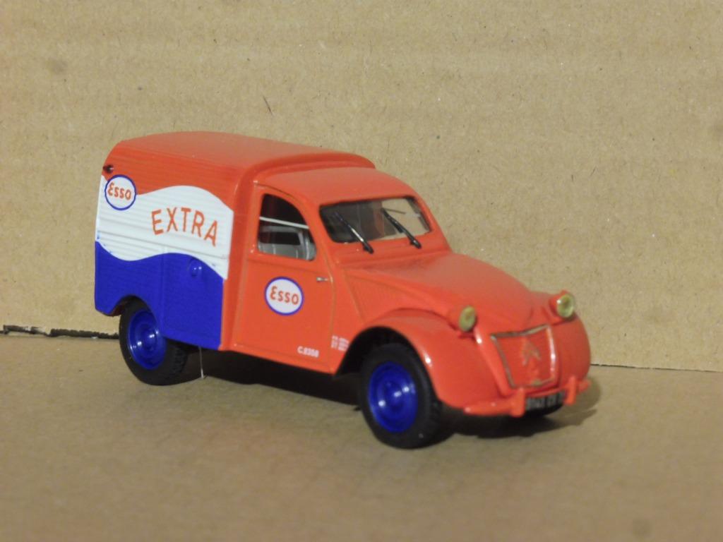 1:43 Norev 1954 Citroen 2CV Fourgonnette ESSO (no box), Enlèvement ou Envoi, Utilisé, Voiture, Norev