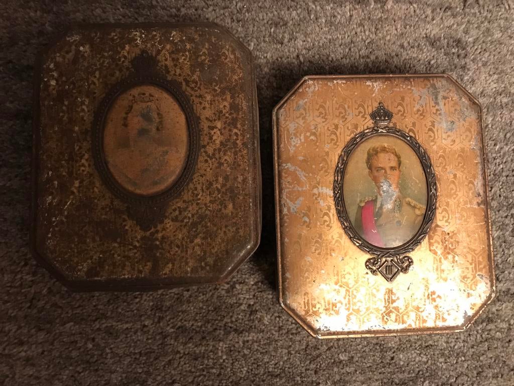 2 OUDE BLIKKEN DOZEN KONING LEOPOLD III & KONINGIN ASTRID, Enlèvement, Utilisé