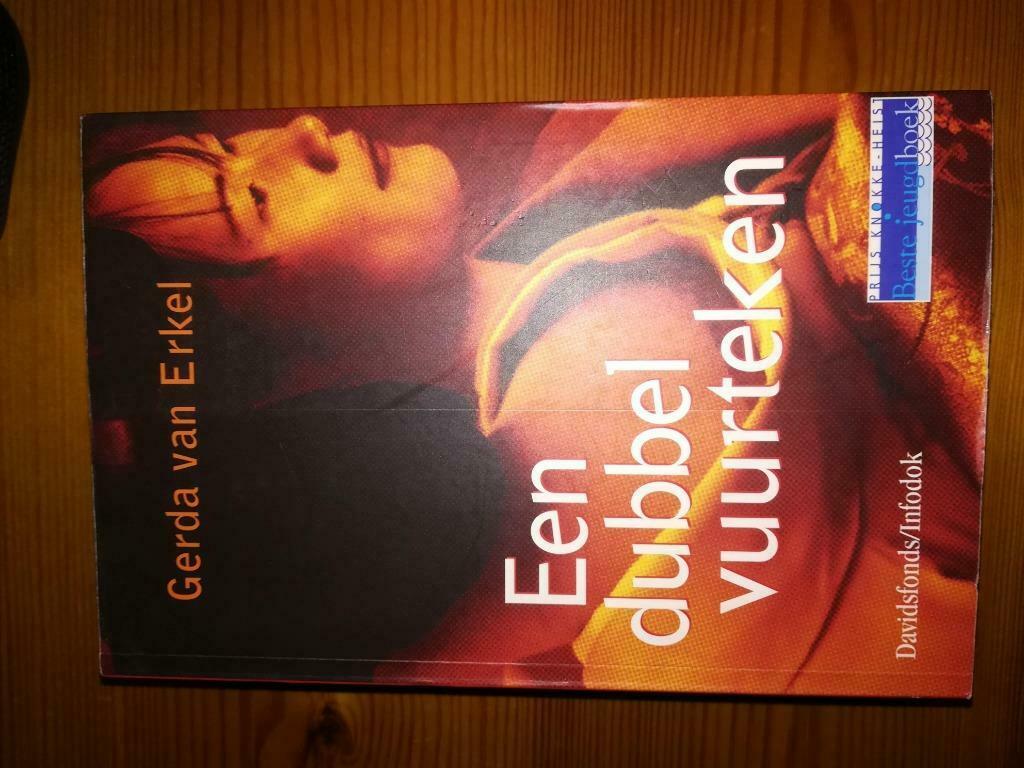 leesboek  vanaf 12jaar Een dubbel vuurteken, Ophalen of Verzenden, Zo goed als nieuw, Gerda Van Erkel