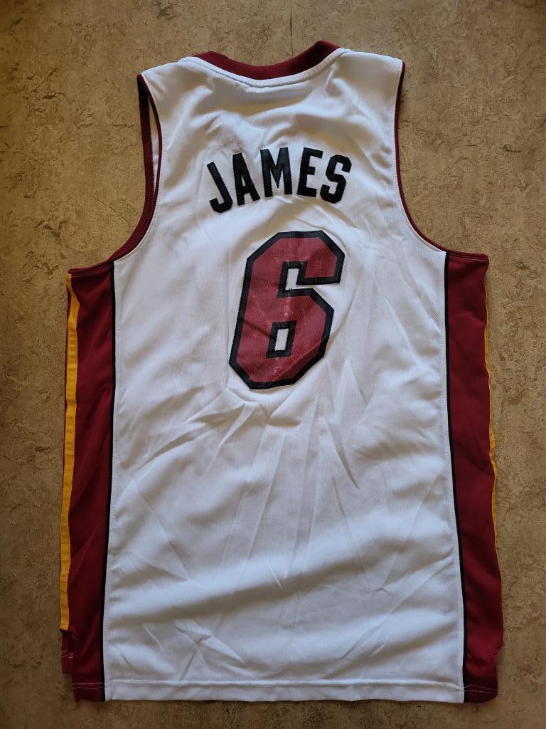 NBA LeBron James Heat shirt Adidas (M), Enlèvement ou Envoi, Utilisé, Vêtements