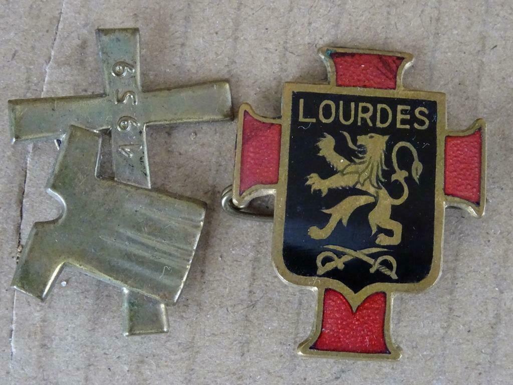 Broche ancienne broche religieuse 2x broche crucifix de Lour, Antiquités & Art, Enlèvement ou Envoi