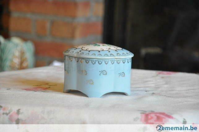 ancienne boite a bijoux porcelaine bleu et bouquet, Enlèvement ou Envoi, Utilisé