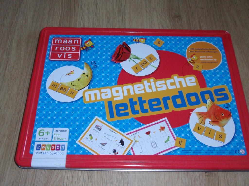 Magnetische Letterdoos Maan Roos Vis, Ophalen of Verzenden, Zo goed als nieuw