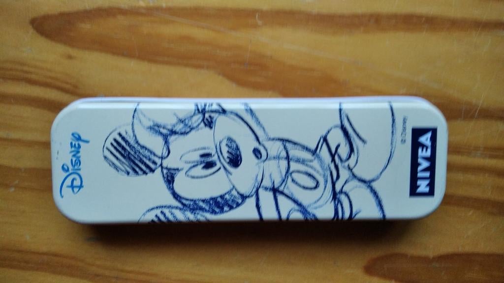 Pennendoos met potlood en gom Nivea, Ophalen of Verzenden
