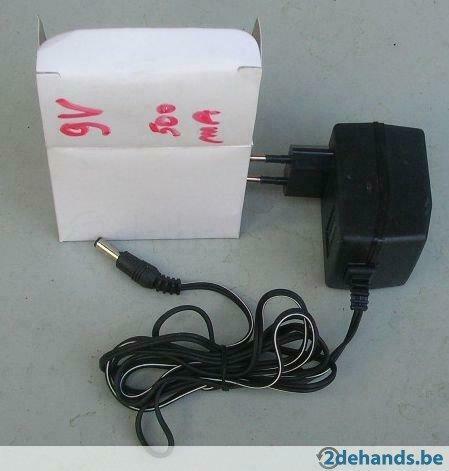 Voeding / adapter 9 en 12 Volt gelijkstroom, Ophalen of Verzenden, Zo goed als nieuw, Overige typen