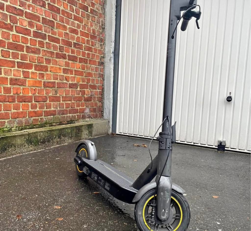 Ninebot g30, Ophalen of Verzenden, Zo goed als nieuw