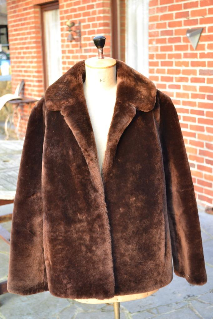 Veste en fourrure, Enlèvement