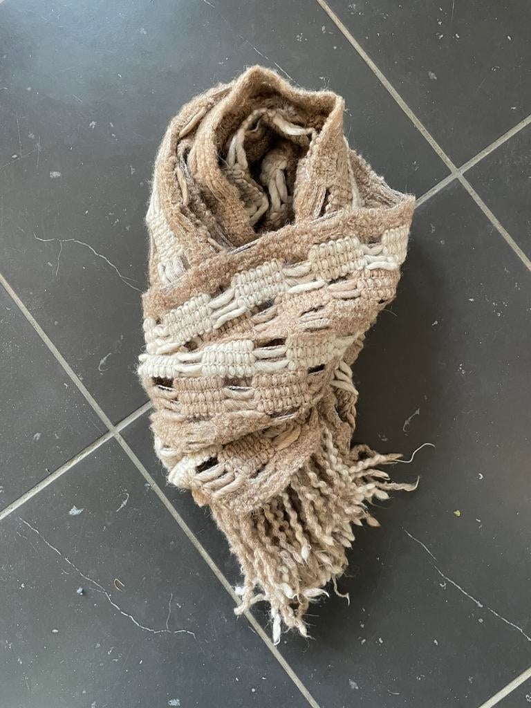Wintersjaal Caroline Biss, Kleding | Dames, Mutsen, Sjaals en Handschoenen, Ophalen of Verzenden, Zo goed als nieuw