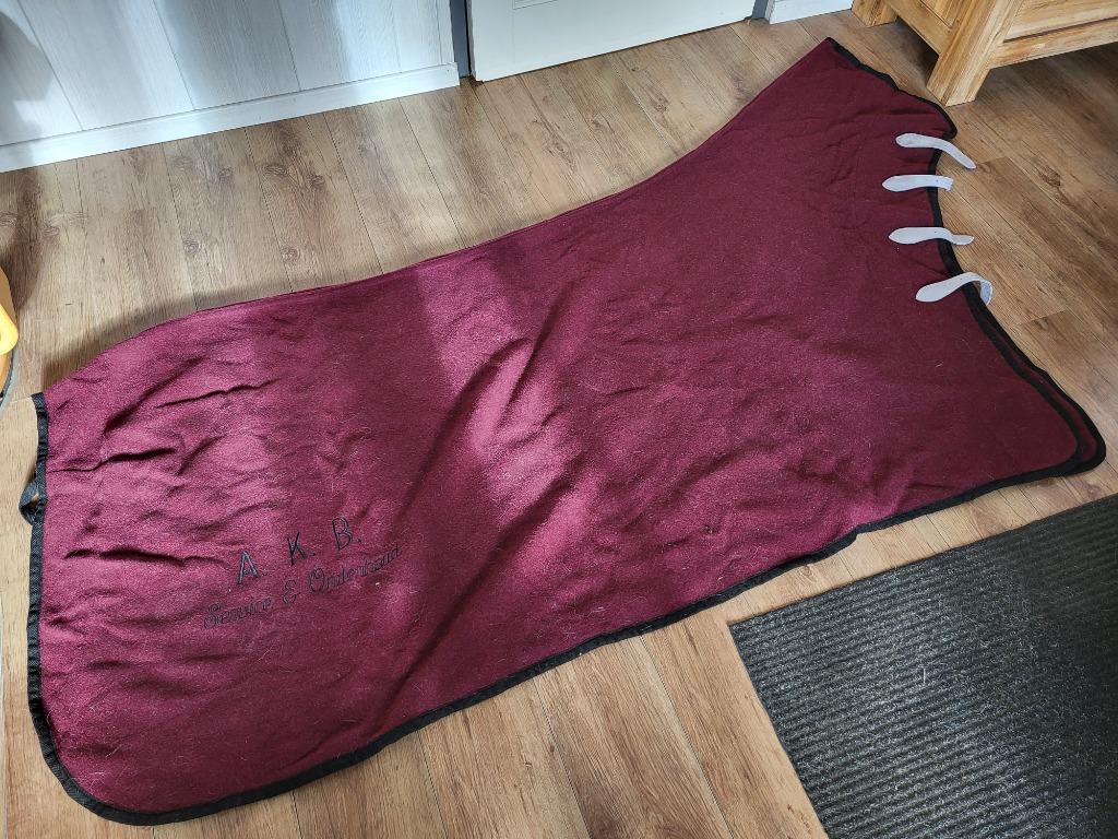 Paardendeken rood, Ophalen, Gebruikt, Deken
