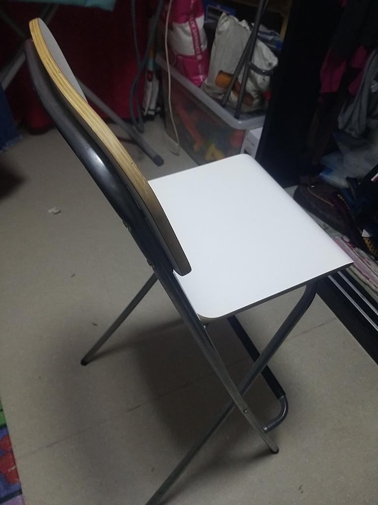 IKEA stoel, Ophalen