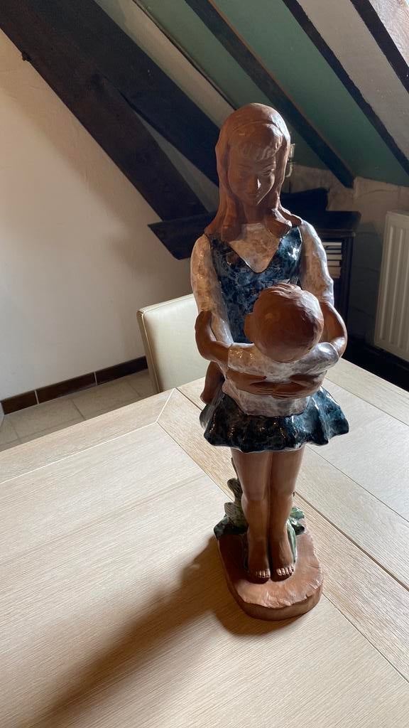 Beeld moeder en kind op schoot., Ophalen, Zo goed als nieuw, Overige typen