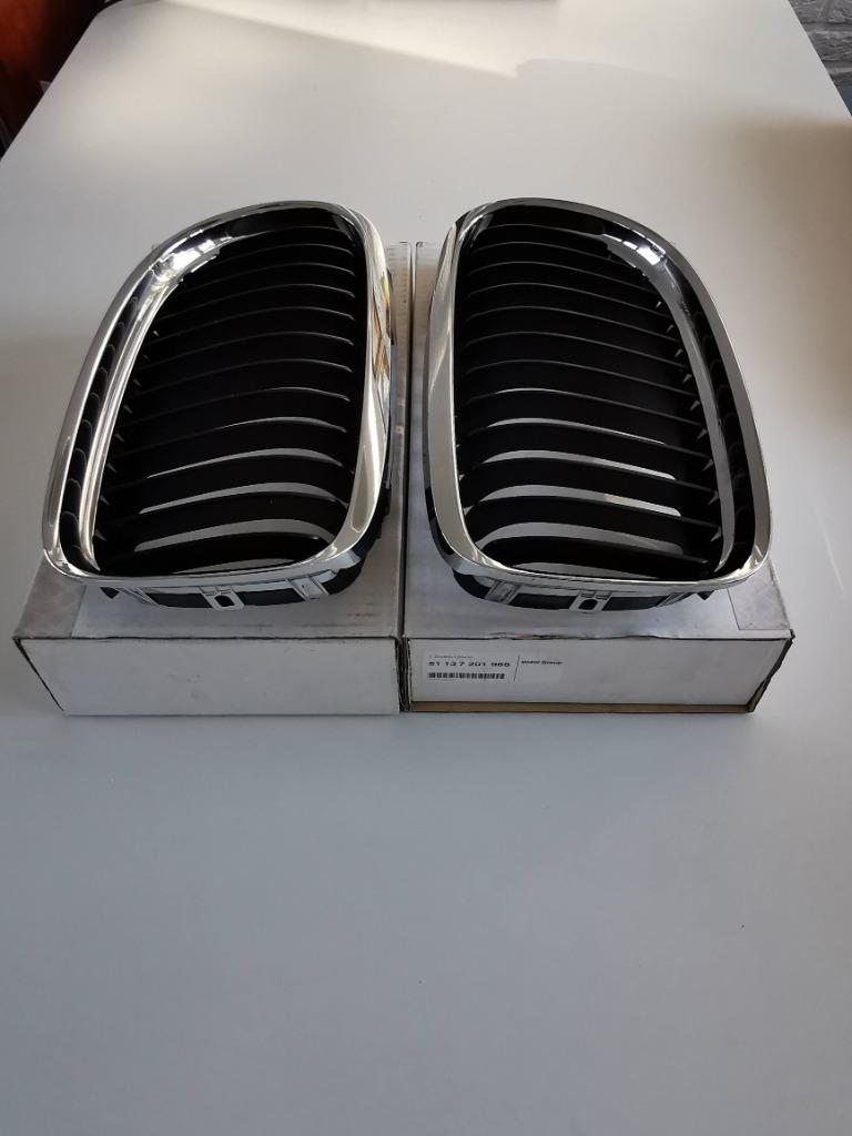 BMW E90 GRILL 51137201968 + 51137201969  ORIGINEEL, Auto-onderdelen, Ophalen of Verzenden, Nieuw, BMW