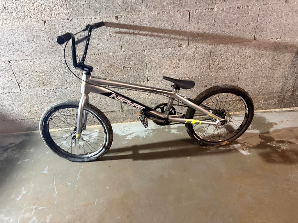 Bmx pro xxl, Fietsen en Brommers, Ophalen, Zo goed als nieuw