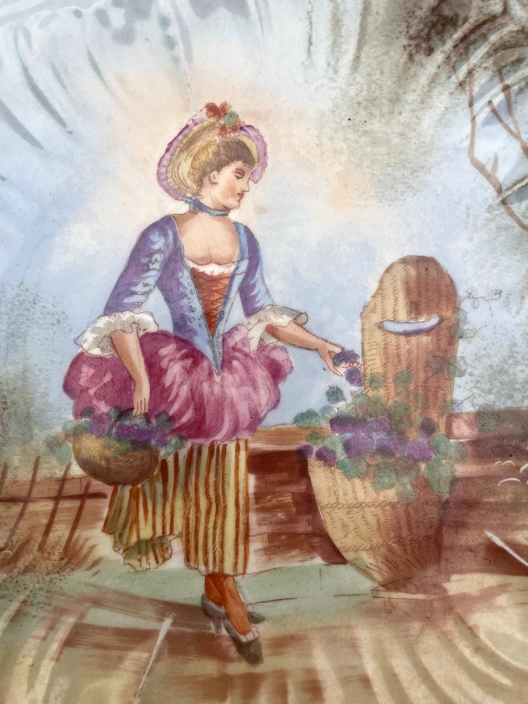 Assiette en Porcelaine à Décor de Dame au Panier – XXe, Enlèvement ou Envoi