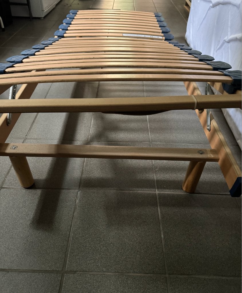 bed / lattenbodem op poten met matras, Ophalen, Verstelbaar, Eenpersoons, Beige