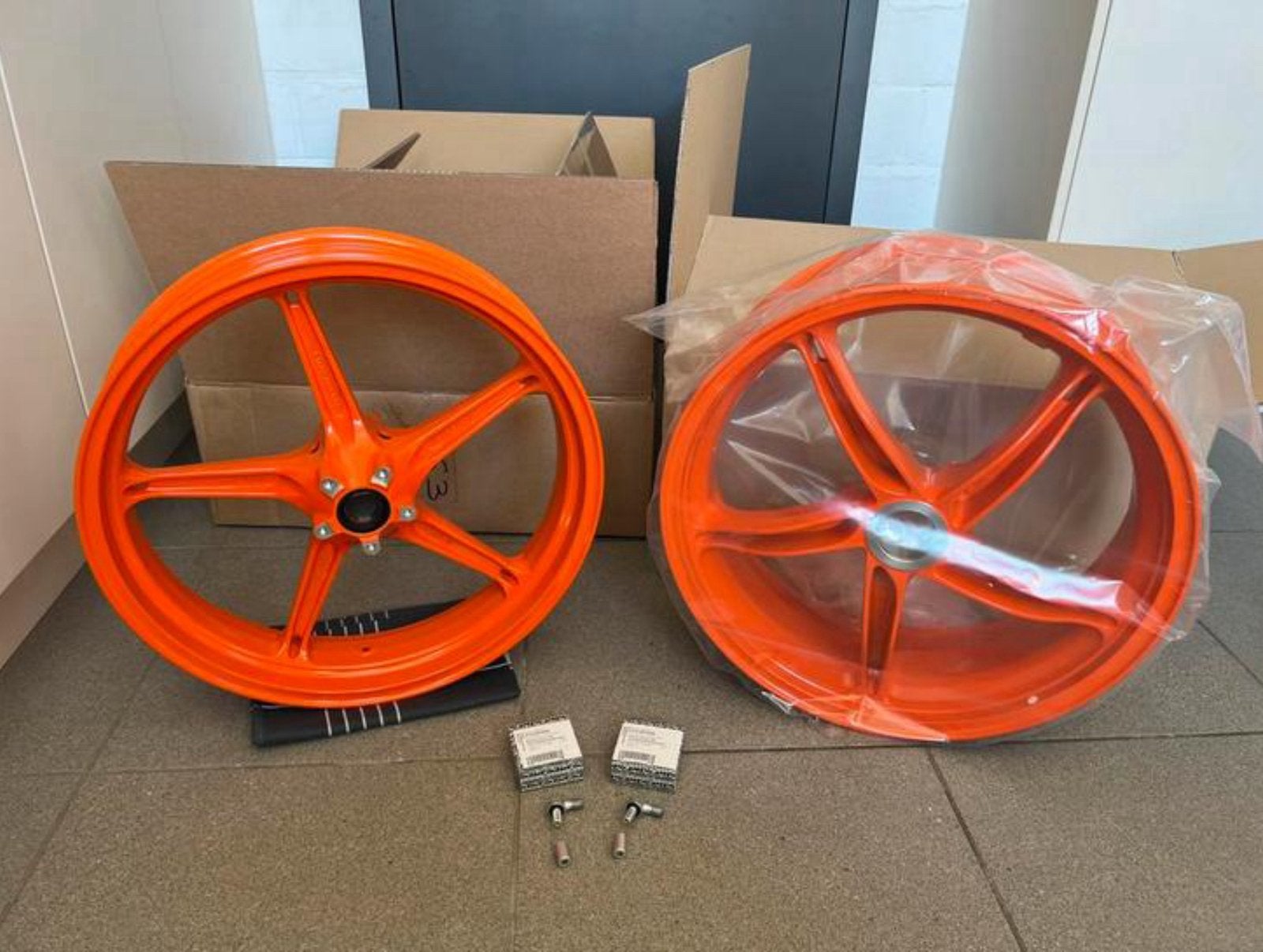 Ensemble de jantes Gen3 KTM Superduke 1290R/1390R/GT NOUVEAU, Enlèvement ou Envoi, Comme neuf