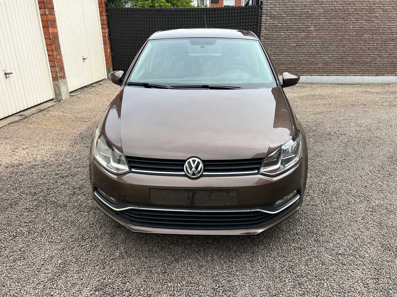 VOLKSWAGEN POLO • BJ 2015  • VOLLEDIG ONDERHOUDEN BIJ VW, Auto's, Voorwielaandrijving, Stof, Euro 6, Bruin