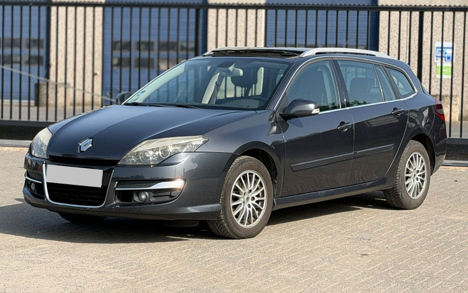 Renault Laguna 1.5 dCi EURO 5 — 2012 — Option complète, Achat, Entreprise, Boîte manuelle, Noir