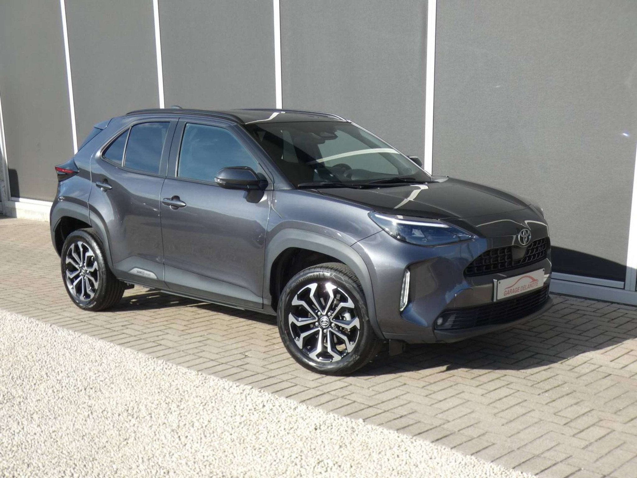 Toyota Yaris Cross Hybrid +Parkeersensoren V&A +Dodehoek +Ze, Auto's, Stof, Gebruikt, Zwart, 1200 kg