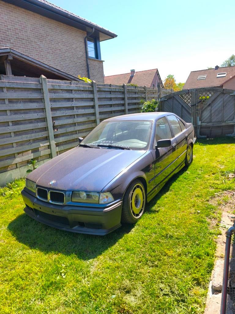 Bmw e36 318i 1992, Auto's, Achterwielaandrijving, Handgeschakeld, Particulier, Te koop