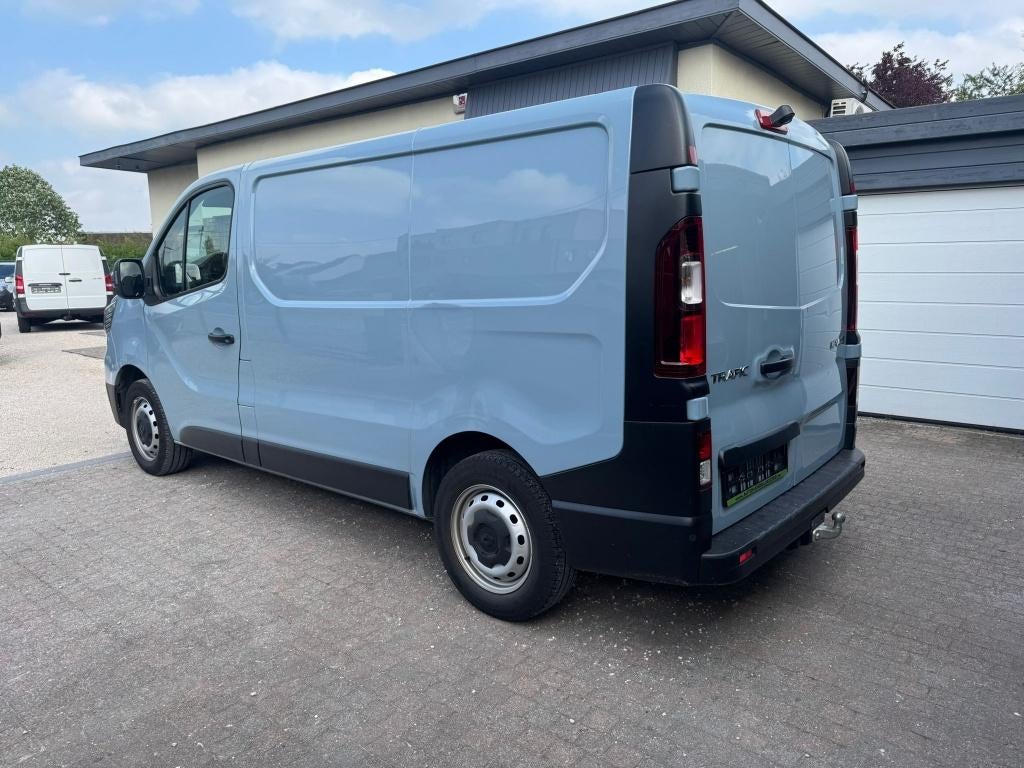 RENAULT TRAFIC * 2.0DCI * 3ZIT * CAMERA * APPLE CARPLAY, Voorwielaandrijving, Stof, Multifunctioneel stuurwiel, 4 cilinders
