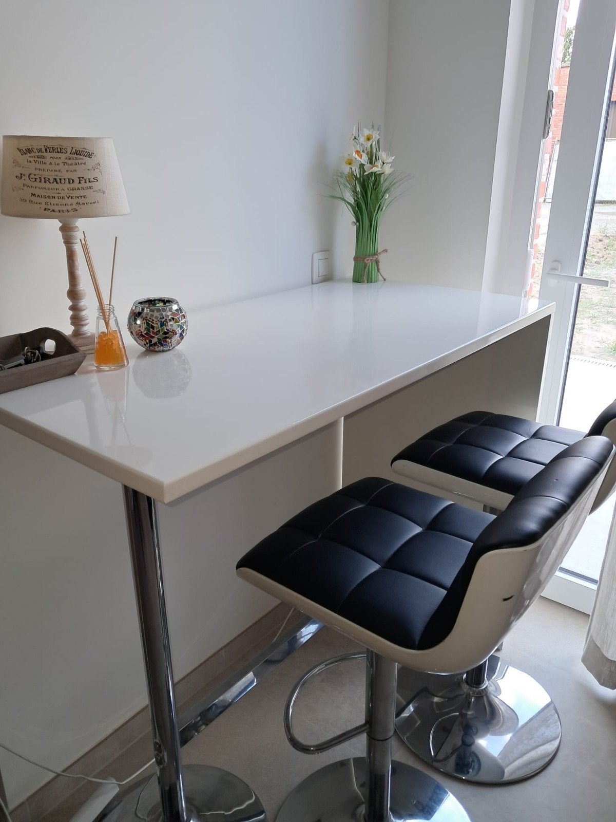 Bartafel laque wit + 2 barstoelen, Ophalen, Gebruikt