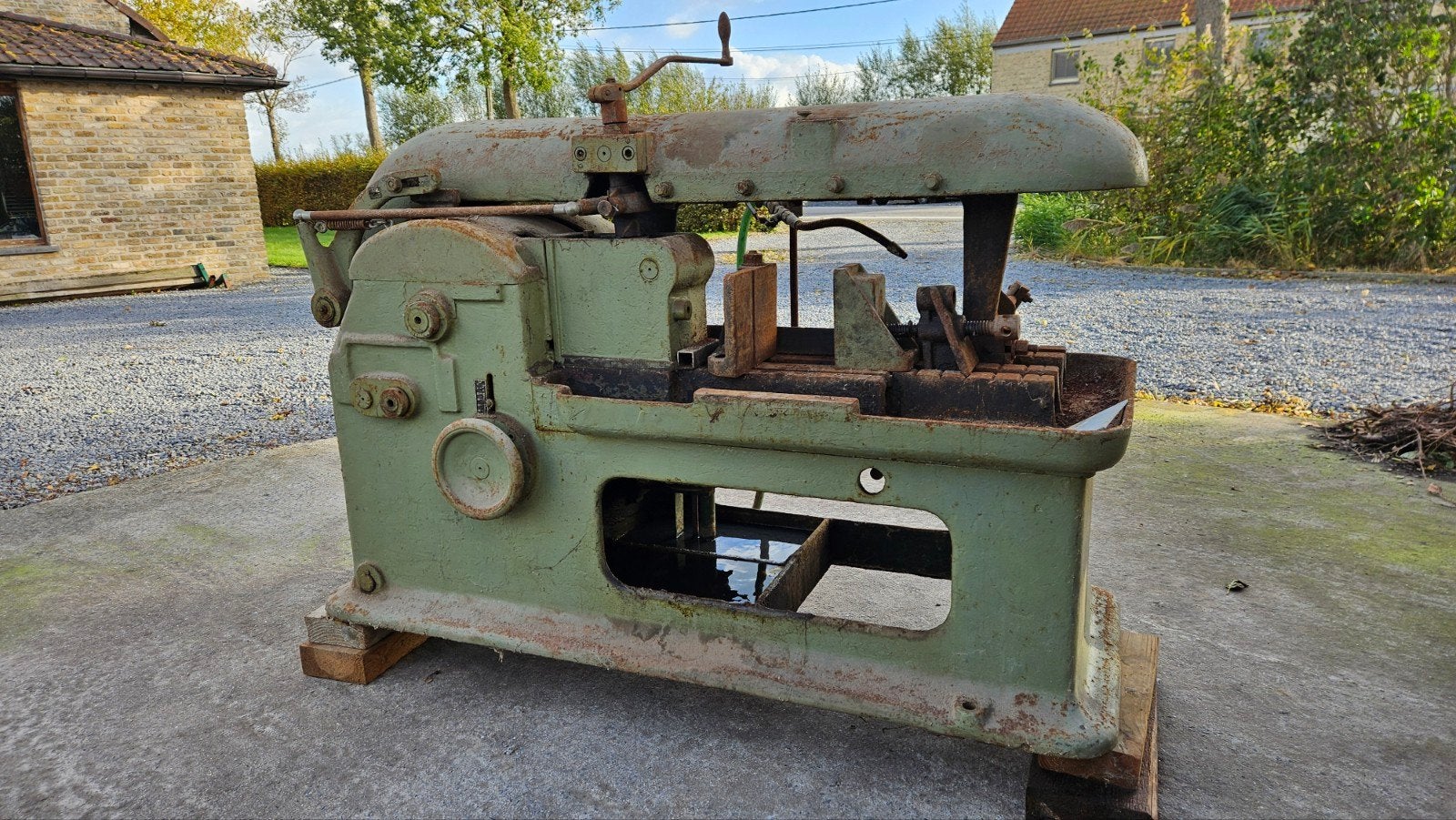 beugelzaagmachine Berlett, Ophalen
