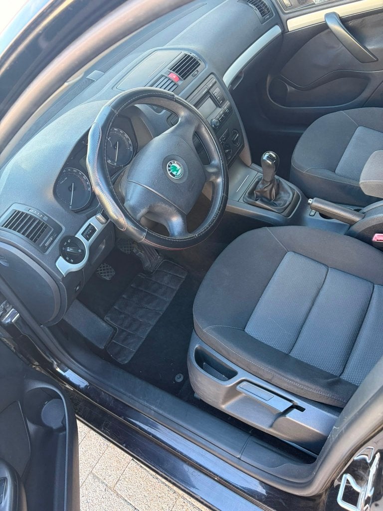 Skoda Octavia 1.4 Essence. Berline spacieuse, Autos, Particulier, Essence, Achat, Octavia
