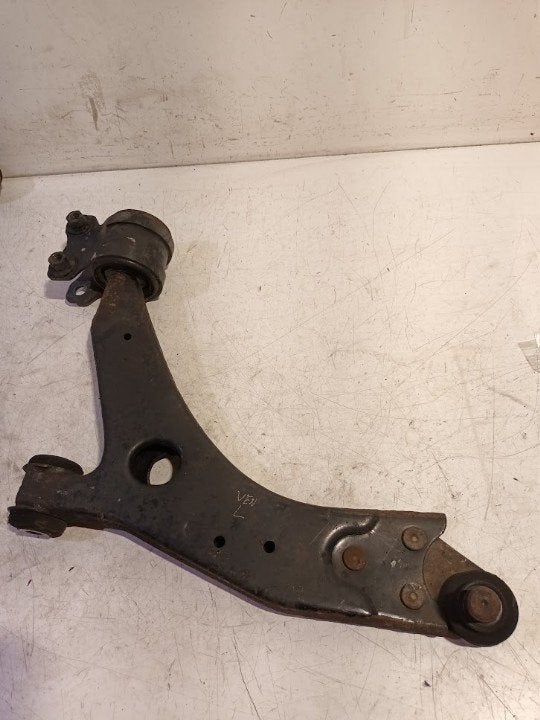 Draagarm links voor Ford Kuga, Onderdelen@venauto.nl, Van der Ven Autorecycling B.V., Ettenseweg 76, 4706 PB Roosendaal, The Netherlands