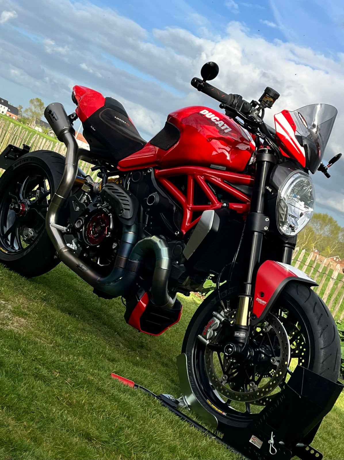 Ducati Monster 1200R , (2019/2020) ,Full Spark, Nieuwstaat!!, Motoren, 2 cilinders, Nieuw, Particulier, Naked bike