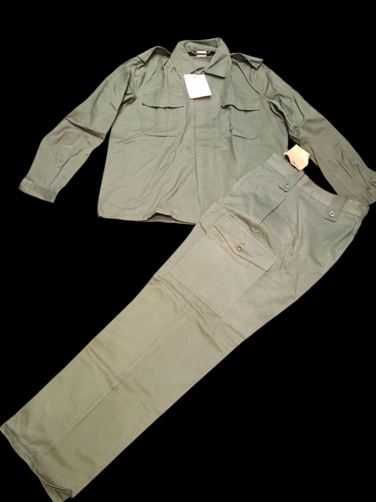 oude olijfgroene katoenen leger luchtmacht tenue, 1982, Enlèvement ou Envoi, Armée de l'air, Vêtements ou Chaussures