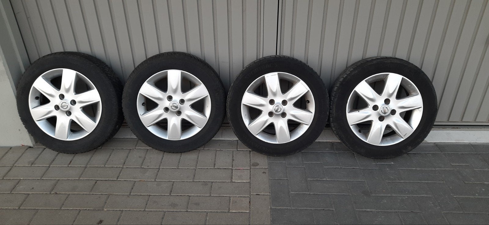 Sportwielen voor Nissan etc incl goede banden compleet, Auto-onderdelen, Banden en Velgen, Ophalen, Band(en)