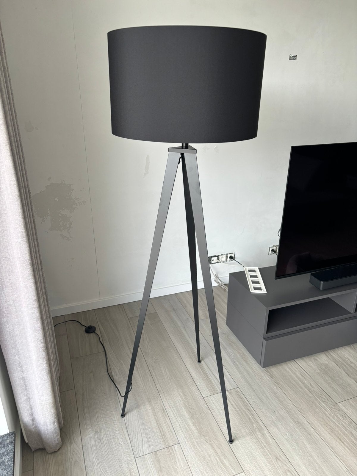 Staande lamp, driepoot, Ophalen, Zo goed als nieuw