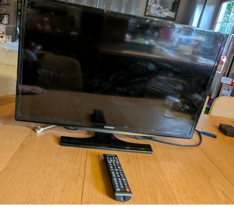 Téléviseur Samsung UE28J4100AW, TV, Hi-fi & Vidéo, Enlèvement, LED, Samsung